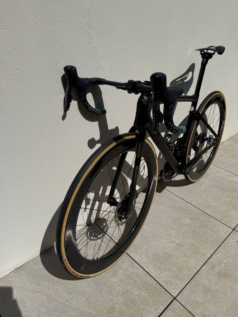 Used Specialized S Works Custom SRAM Red eTap 2022 Road & Gravel, Green — image 8 of 10