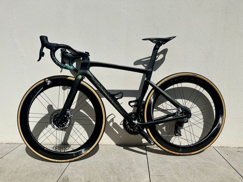 Used Specialized S Works Custom SRAM Red eTap 2022 Road & Gravel, Green — image 2 of 10