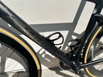 Used Specialized S Works Custom SRAM Red eTap 2022 Road & Gravel, Green — image 6 of 10
