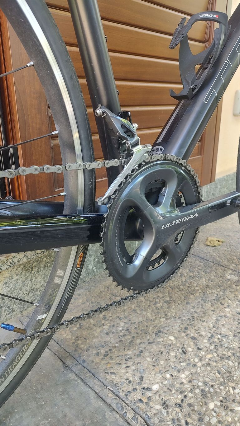 Used Trek Domane 5.2 Compact 2016 2016 Road & Gravel, Black — image 3 of 5