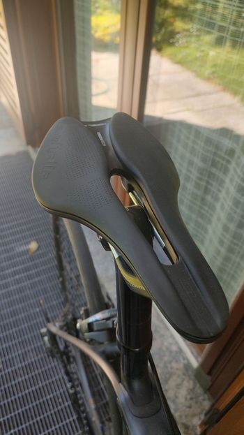 Used Trek Domane 5.2 Compact 2016 2016 Road & Gravel, Black — image 4 of 5