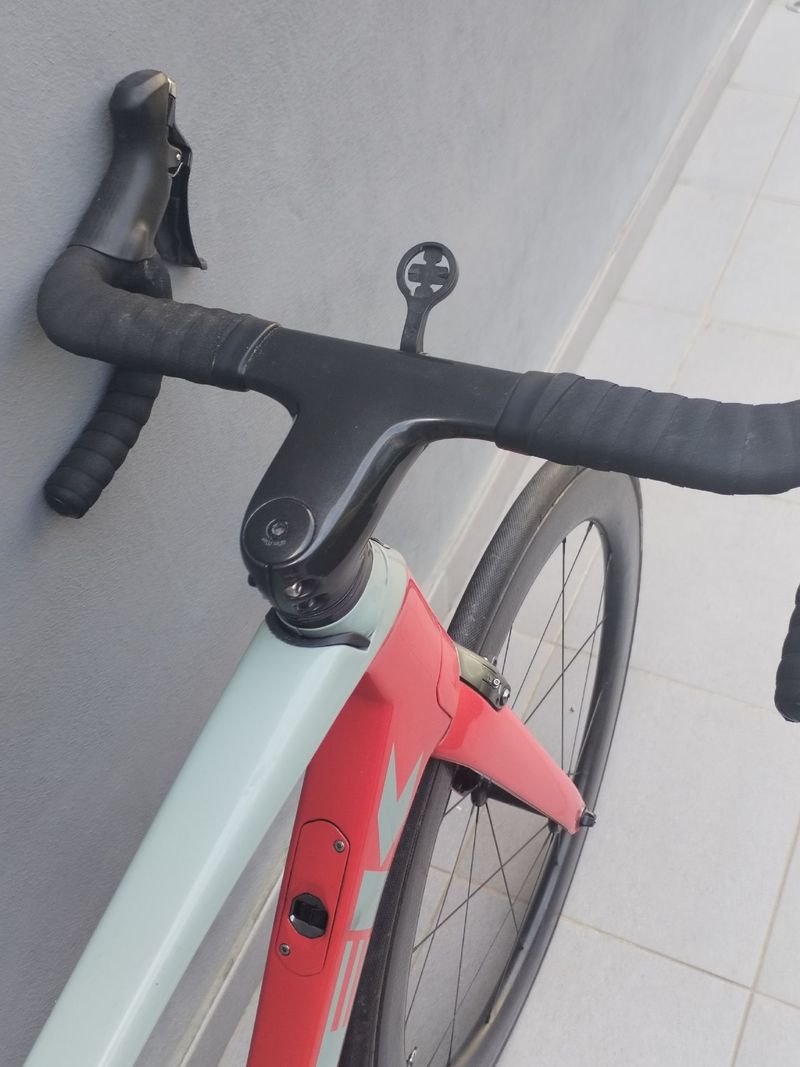 Used Trek Madone 9.0 2018 2018 Road & Gravel, Red — image 5 of 17