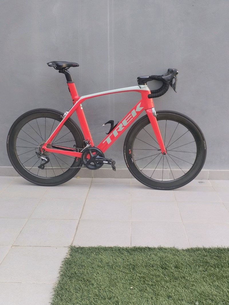 Used Trek Madone 9.0 2018 2018 Road & Gravel, Red — image 17 of 17