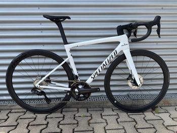 Specialized, Tarmac SL8 Expert - Shimano Ultegra Di2 2025