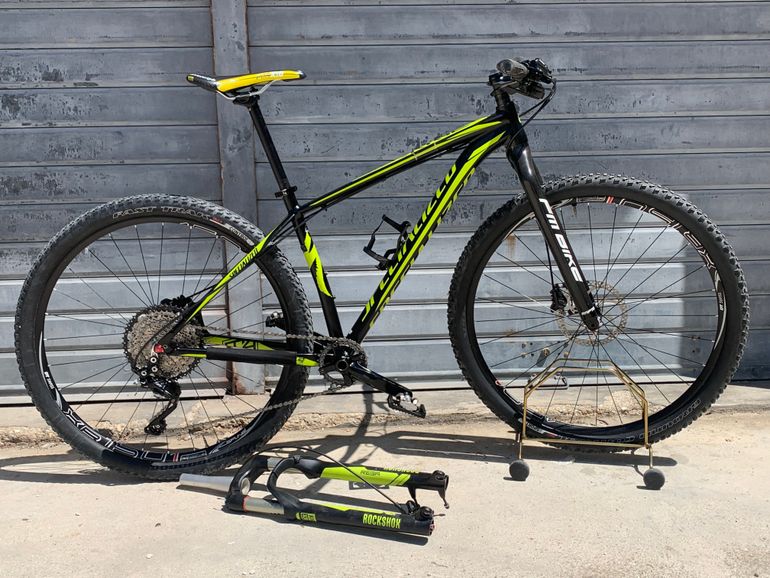 Used Specialized Crave Shimano Deore XT 2016 Mountainbike — image 1 of 18