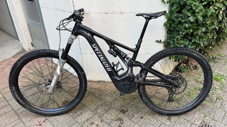 Used Specialiced Specialiced Custom SRAM Force eTap AXS 2022 Mountainbike — image 1 of 3