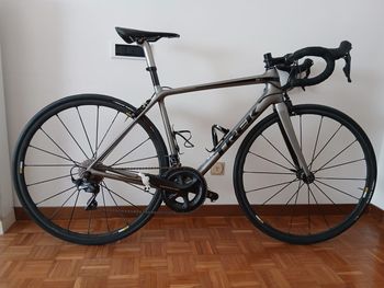 Used Trek Émonda SL 6 2018 2018 Road & Gravel, Light Gray — image 1 of 5