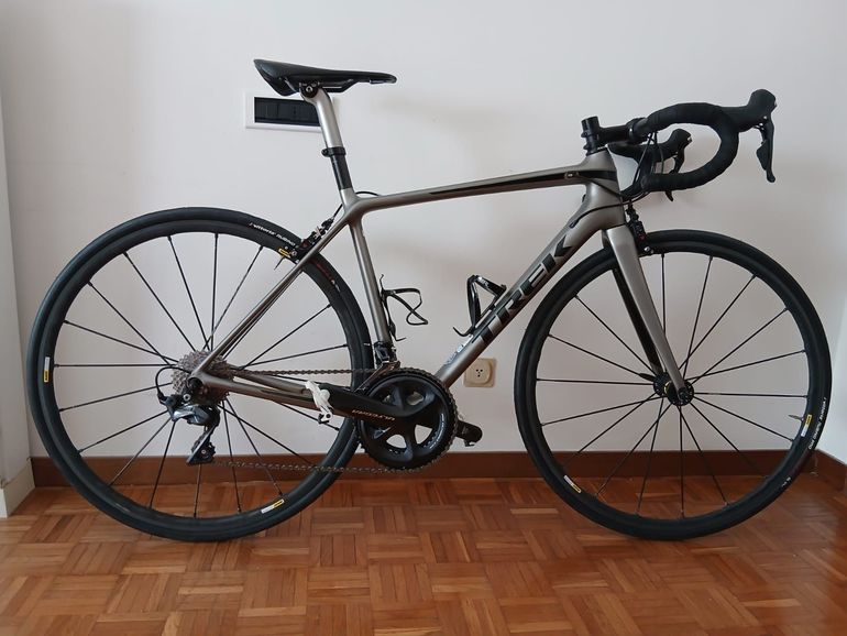 Used Trek Émonda SL 6 2018 2018 Road & Gravel, Light Gray — image 1 of 5