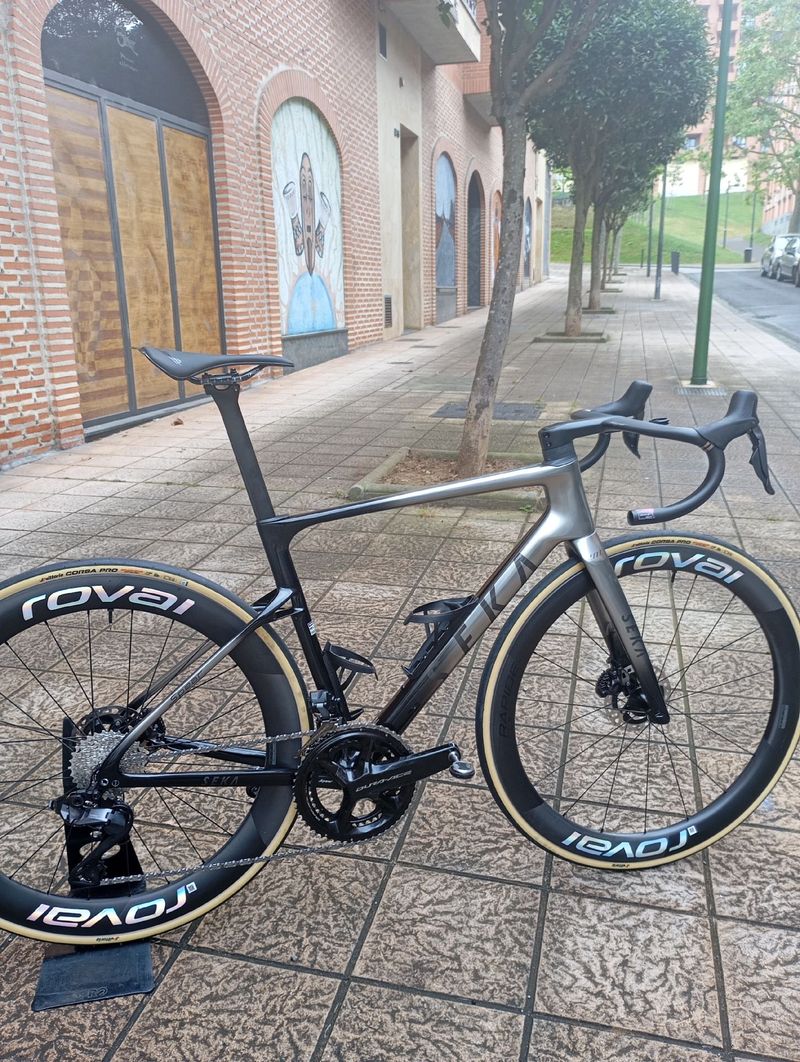 Used Seka Custom Shimano Ultegra Di2 2026 Road & Gravel
