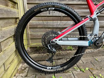 Used Canyon Neuron CF 9 SL 2021 2021 Mountainbike, Red, 27.5, 29 — image 4 of 17