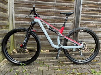Used Canyon Neuron CF 9 SL 2021 2021 Mountainbike, Red, 27.5, 29 — image 2 of 17