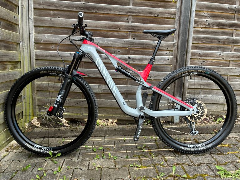 Used Canyon Neuron CF 9 SL 2021 2021 Mountainbike, Red, 27.5, 29 — image 2 of 17