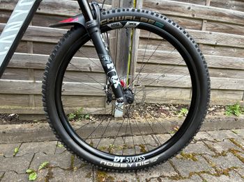 Used Canyon Neuron CF 9 SL 2021 2021 Mountainbike, Red, 27.5, 29 — image 8 of 17