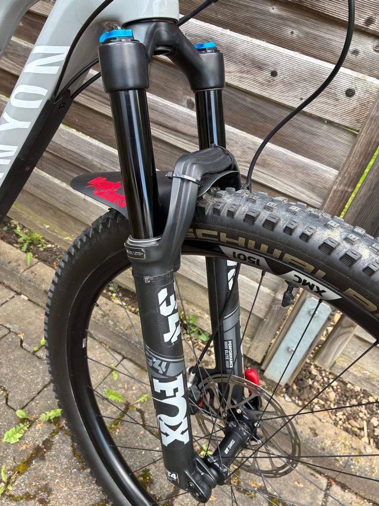 Used Canyon Neuron CF 9 SL 2021 2021 Mountainbike, Red, 27.5, 29 — image 7 of 17