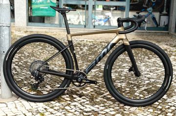 Used BMC Kaius SRAM Rival eTap AXS 2027 Road & Gravel, Light Gray — image 4 of 13