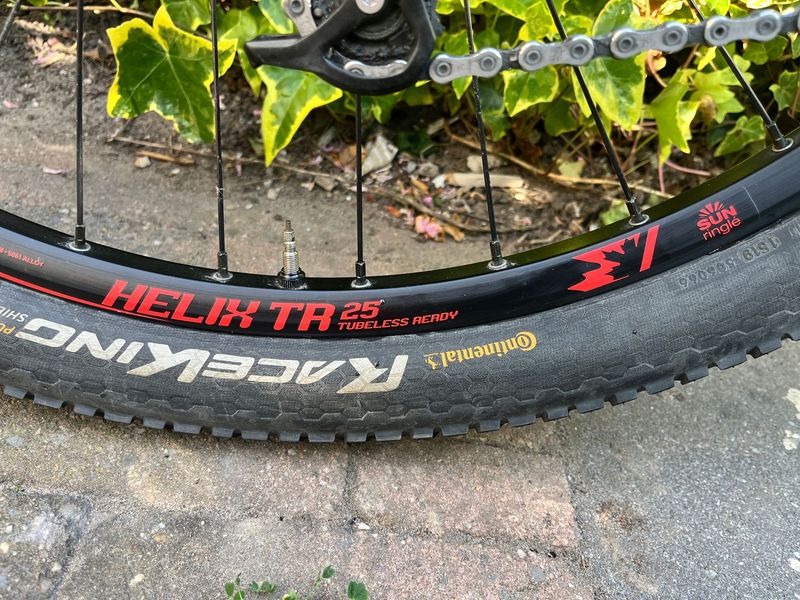 Rocky Mountain Thunderbolt 750 MSL 2015 2015 Mountainbike d'occasion — image 13 sur 21