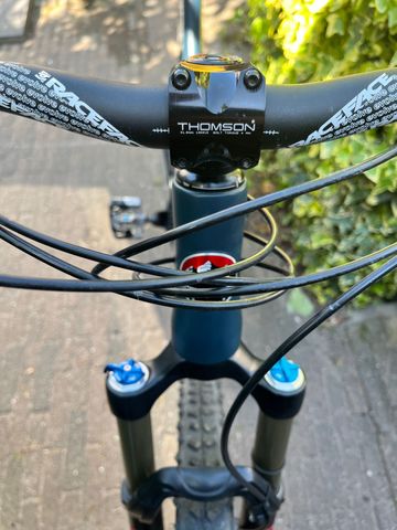 Rocky Mountain Thunderbolt 750 MSL 2015 2015 Mountainbike d'occasion — image 17 sur 21