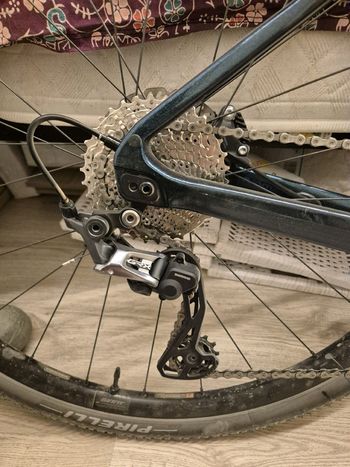Used Giant Revolt Advanced 2 2022 2022 Road & Gravel, Blue — image 6 of 7