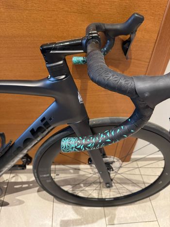 Used Bianchi Milano Shimano Ultegra Di2 2023 Road & Gravel — image 6 of 9