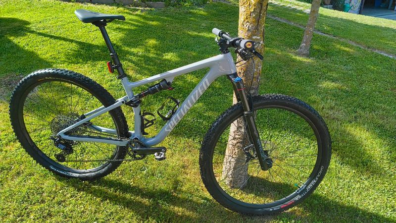 Used Specialized Epic EVO 2021 2021 Mountainbike, Light Gray, 29 — image 1 of 8