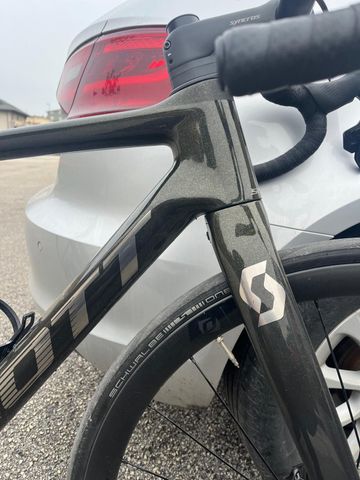 Used Scott Addict 10 2024 2024 Road & Gravel, Black — image 4 of 4