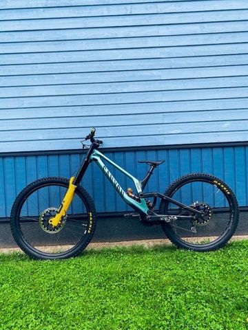 Canyon Sender CFR Mullet 2024 2024 Mountainbike usato, Nero — immagine 2 di 5