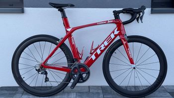 Used Trek Madone SL 6 2019 2019 Road & Gravel, Red — image 2 of 20