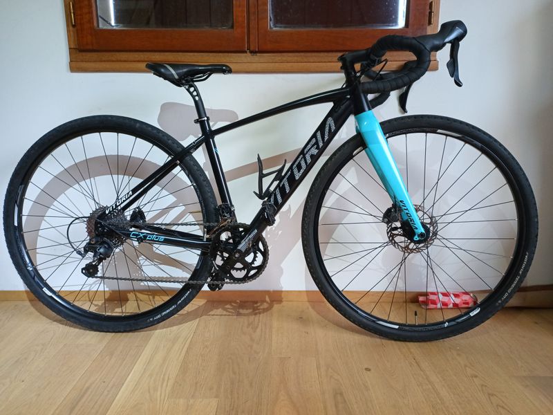Vitoria Nyx Cx Plus 2020 2020 Road & Gravel usato, Nero — immagine 1 di 3
