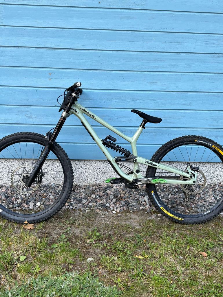 Used Commencal FRS RIDE 2022 2022 Mountainbike, Grün, 27.5 — image 2 of 7