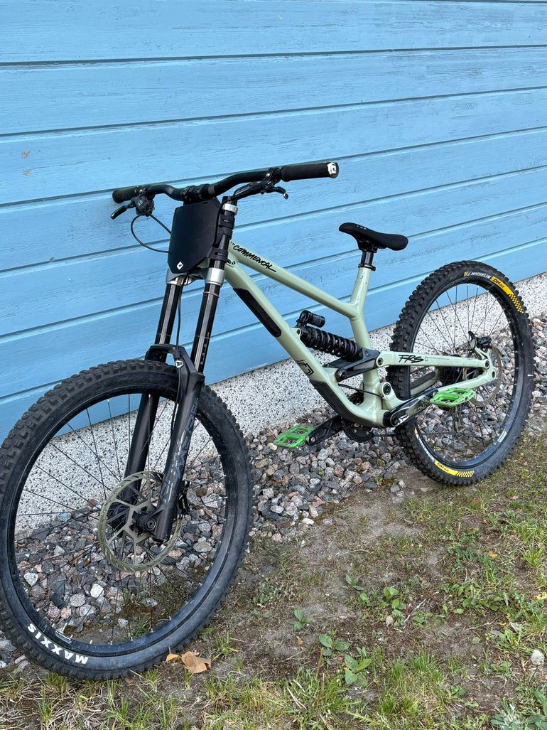 Used Commencal FRS RIDE 2022 2022 Mountainbike, Grün, 27.5 — image 3 of 7