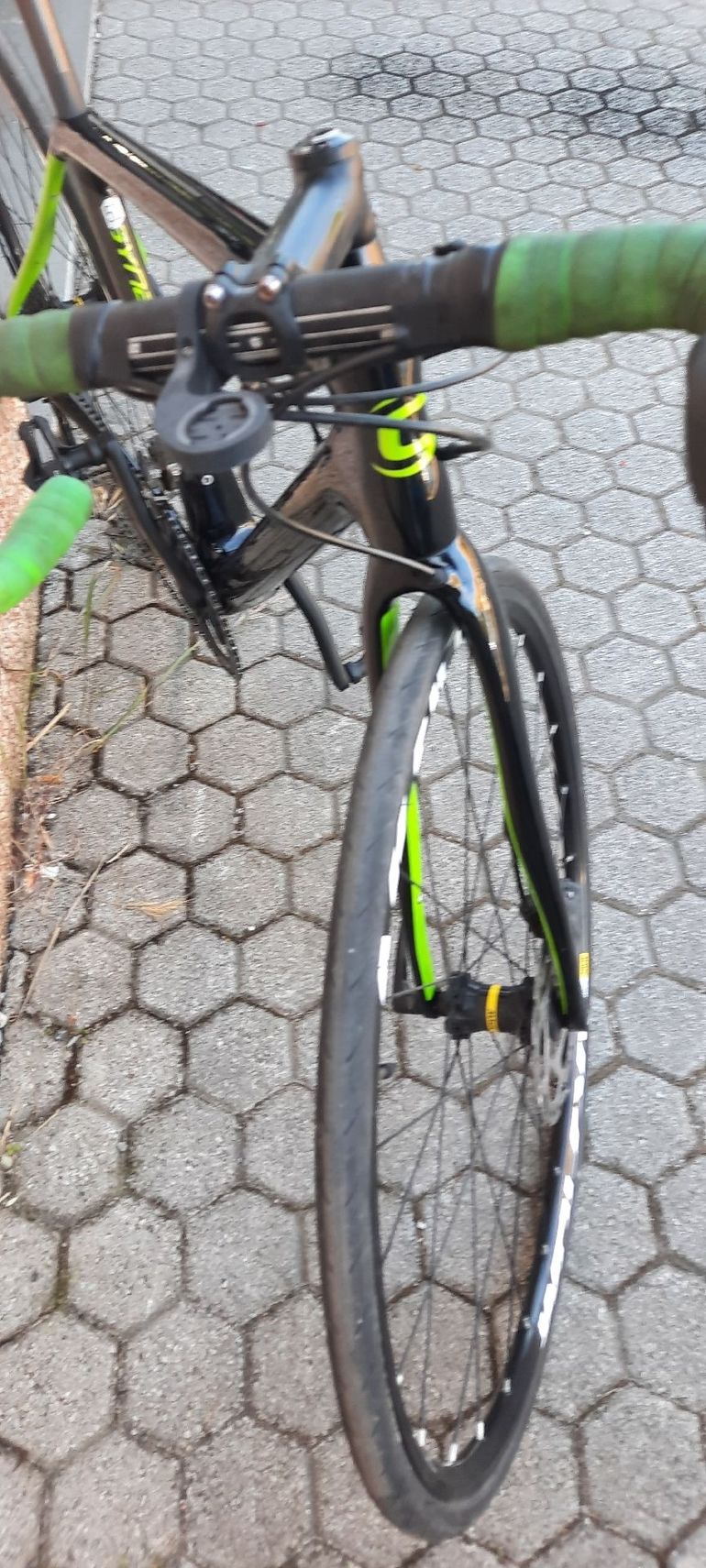 Used Cannondale Synapse Carbon Disc Ultegra 2019 2019 Road & Gravel — image 11 of 15