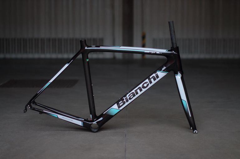 Used Bianchi Sempre Pro Frameset 2018 Road & Gravel, Black — image 1 of 4