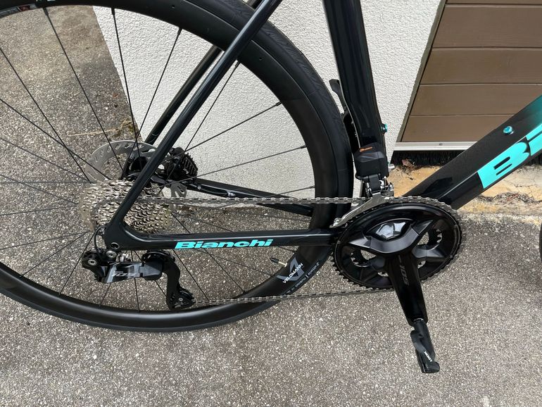 Used Bianchi Specialissima Shimano 105 Di2 2026 Road & Gravel — image 2 of 3