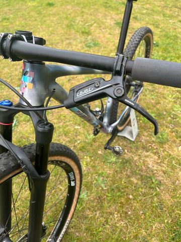 Used Specialized Chisel LTD Frameset 2023 2023 Mountainbike, Light Gray, 29 — image 8 of 11