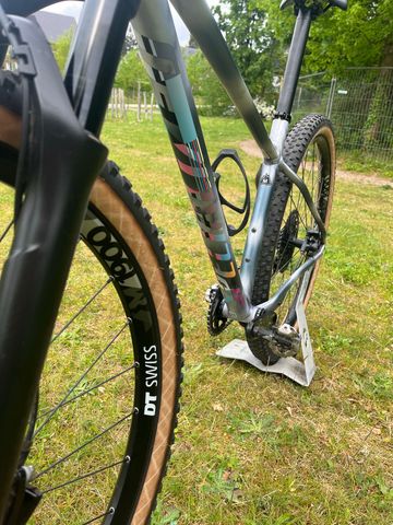 Used Specialized Chisel LTD Frameset 2023 2023 Mountainbike, Light Gray, 29 — image 5 of 11