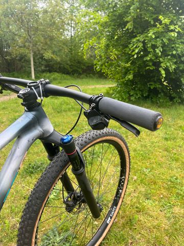 Used Specialized Chisel LTD Frameset 2023 2023 Mountainbike, Light Gray, 29 — image 6 of 11