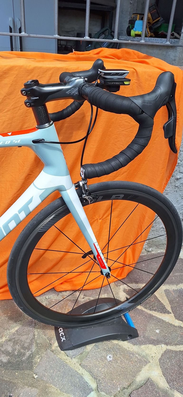 Used Giant TCR Advanced SL 0 - RED 2018 2018 Road & Gravel, White — image 8 of 11