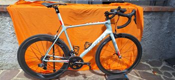 Used Giant TCR Advanced SL 0 - RED 2018 2018 Road & Gravel, White — image 1 of 11
