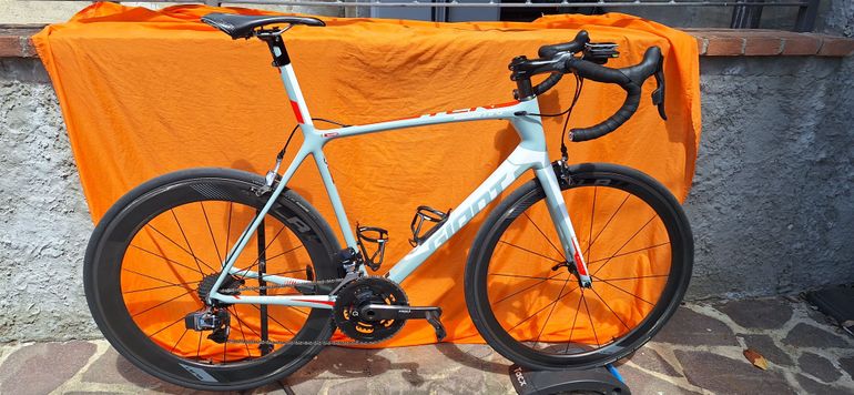 Used Giant TCR Advanced SL 0 - RED 2018 2018 Road & Gravel, White — image 1 of 11