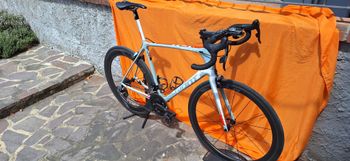 Used Giant TCR Advanced SL 0 - RED 2018 2018 Road & Gravel, White — image 2 of 11