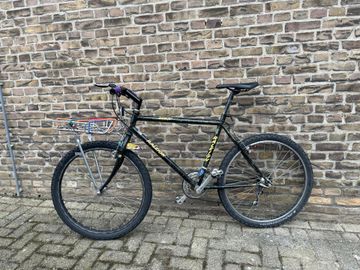 Used Raleigh Custom Shimano Deore 1990 Mountainbike, Green — image 2 of 8