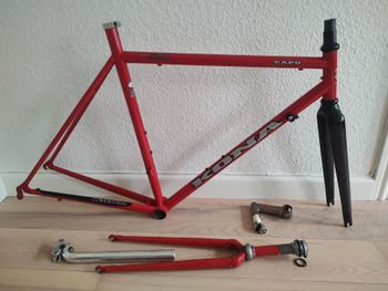 Kona, Kapu Frameset