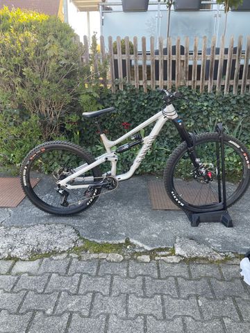 Used Canyon Torque 5 2025 2025 Mountainbike, White, 29, 27.5 — image 3 of 8