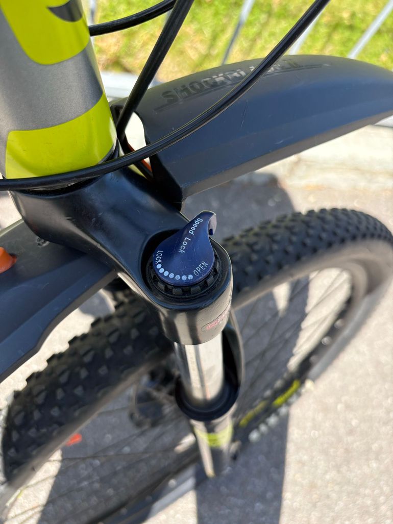 Used Giant Talon 27.5 4 2016 2016 Mountainbike, Hellgrau, 27.5 — image 8 of 12