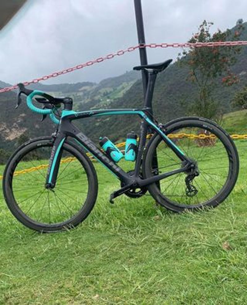 Used Bianchi Oltre Shimano Dura Ace Di2 2018 Road & Gravel