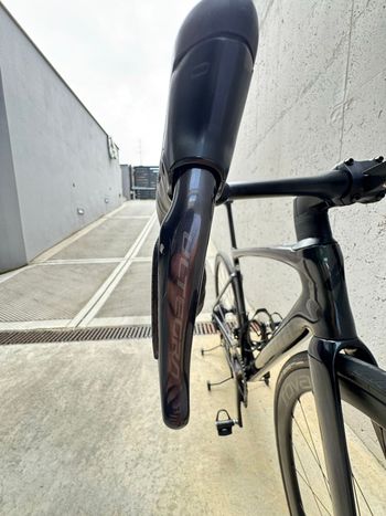Used Specialized Tarmac Shimano Ultegra Di2 2023 Road & Gravel — image 9 of 12
