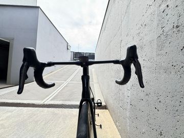 Used Specialized Tarmac Shimano Ultegra Di2 2023 Road & Gravel, Green — image 8 of 12