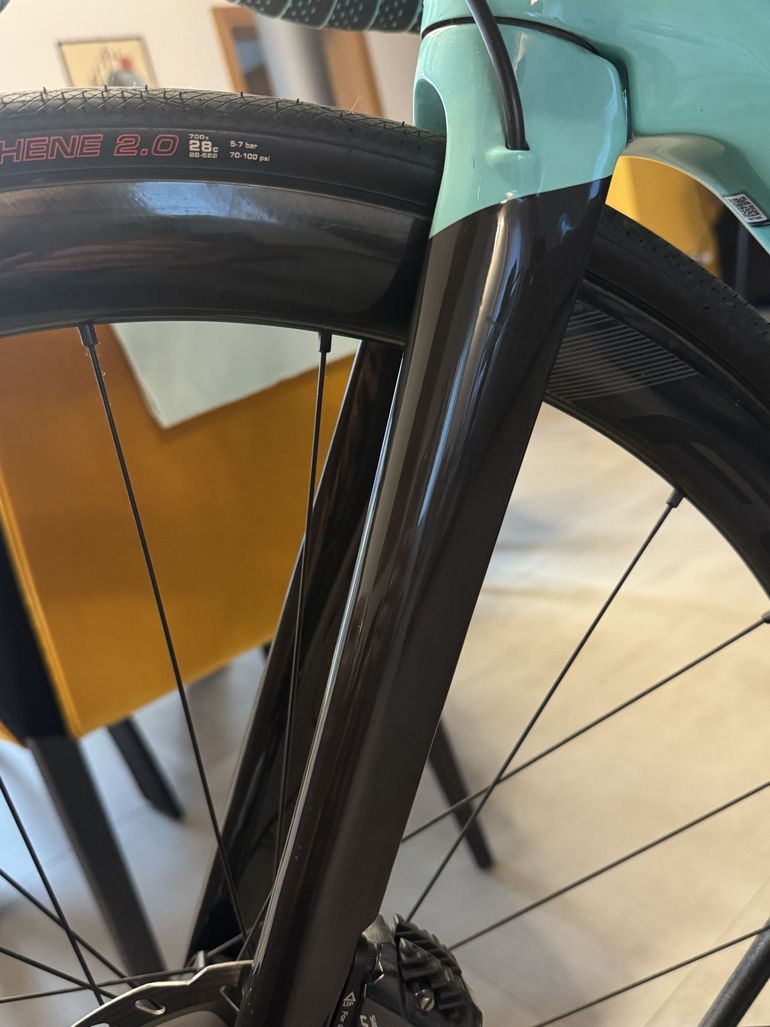 Used Bianchi Oltre XR3 Ultegra Di2 2020 2020 Road & Gravel, Green — image 12 of 50