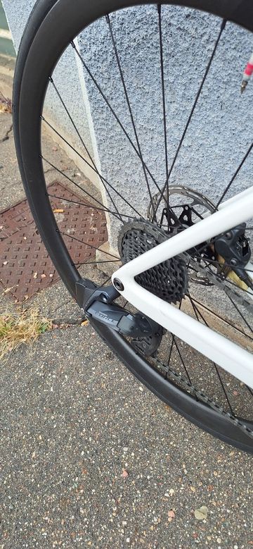 Scott Addict SRAM Force eTap AXS 2021 Road & Gravel usato, Bianco — immagine 4 di 12