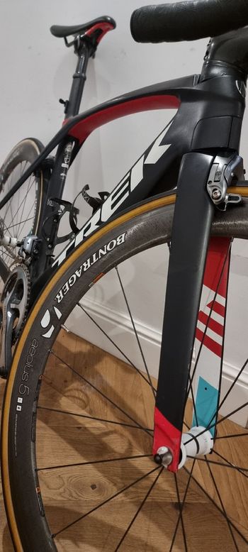 Used Trek Madone 9.9 2017 2017 Road & Gravel, Black — image 4 of 11